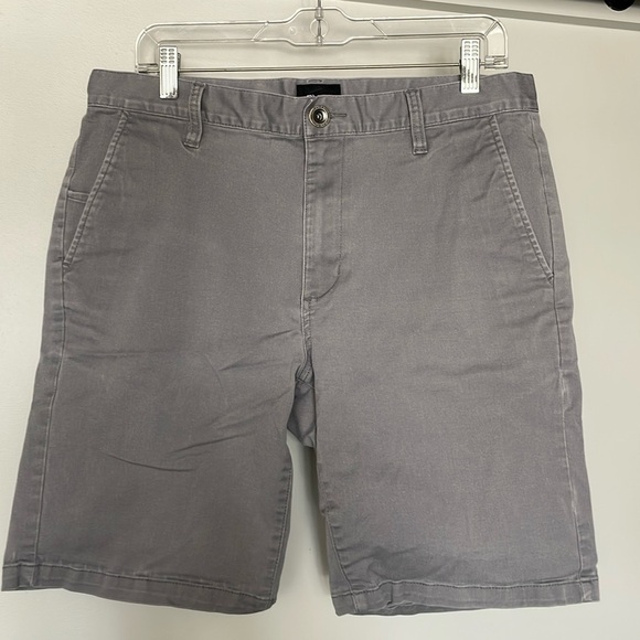men’s RVCA short / 33 / gray - Picture 1 of 9